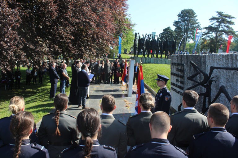 (Serbian (Latin)) Predstavnici Srbije i Republike Srpske na komemoraciji u Mauthauzenu